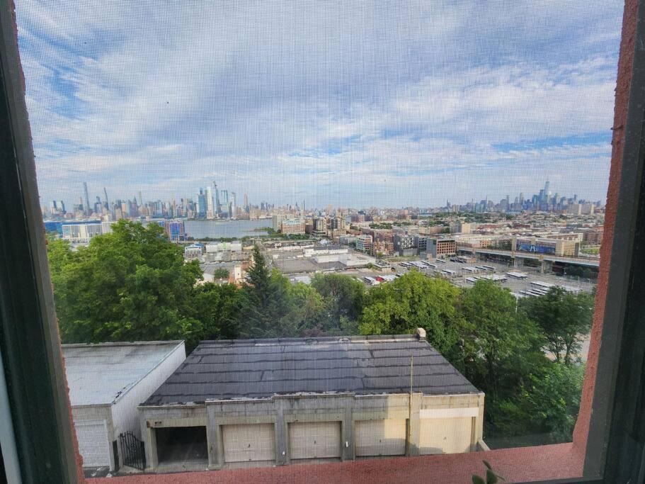 Elegant 2 Bed Gem! Mins From Nyc Apartamento Union City Exterior foto