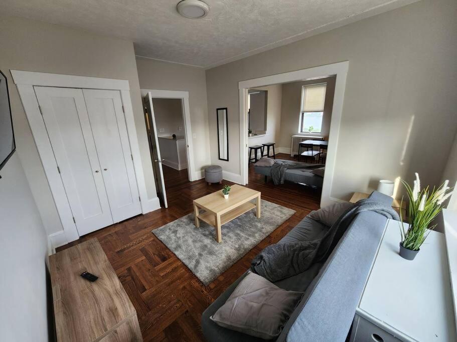 Elegant 2 Bed Gem! Mins From Nyc Apartamento Union City Exterior foto