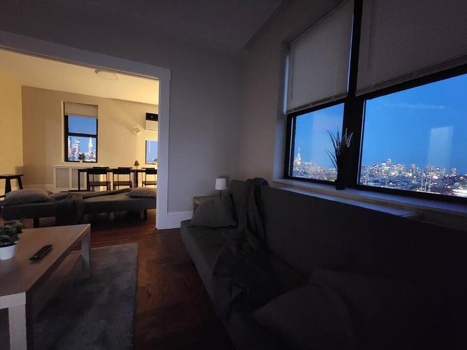 Elegant 2 Bed Gem! Mins From Nyc Apartamento Union City Exterior foto