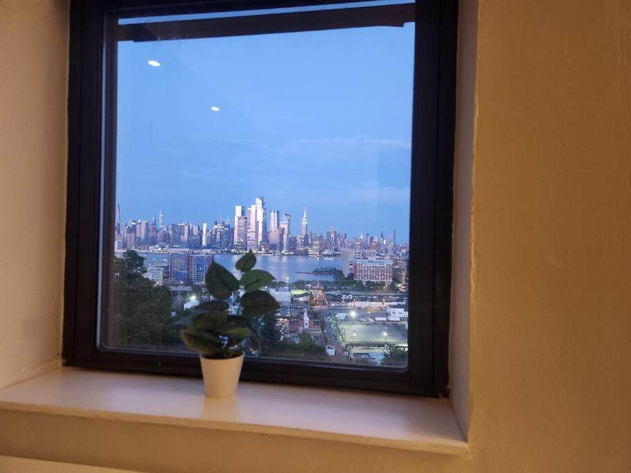 Elegant 2 Bed Gem! Mins From Nyc Apartamento Union City Exterior foto