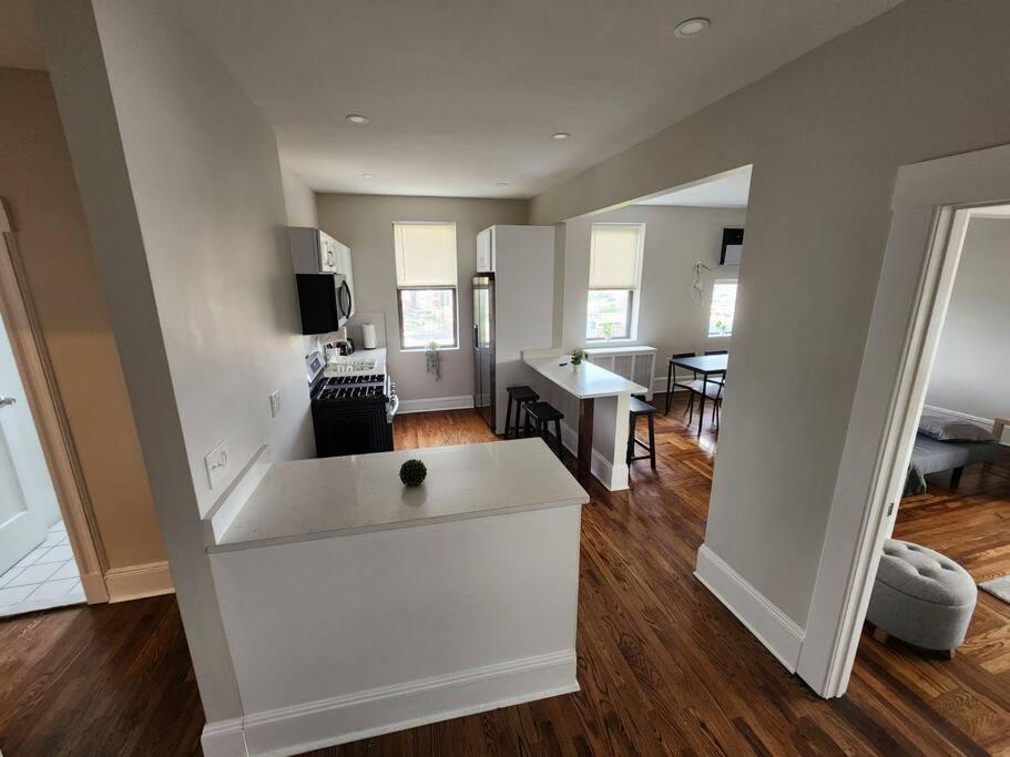 Elegant 2 Bed Gem! Mins From Nyc Apartamento Union City Exterior foto
