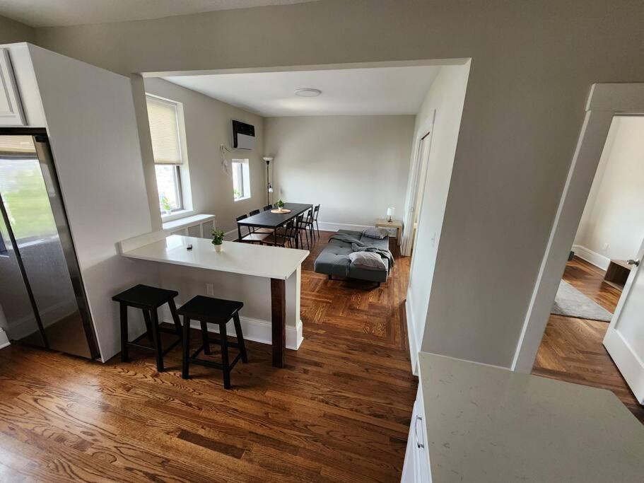 Elegant 2 Bed Gem! Mins From Nyc Apartamento Union City Exterior foto